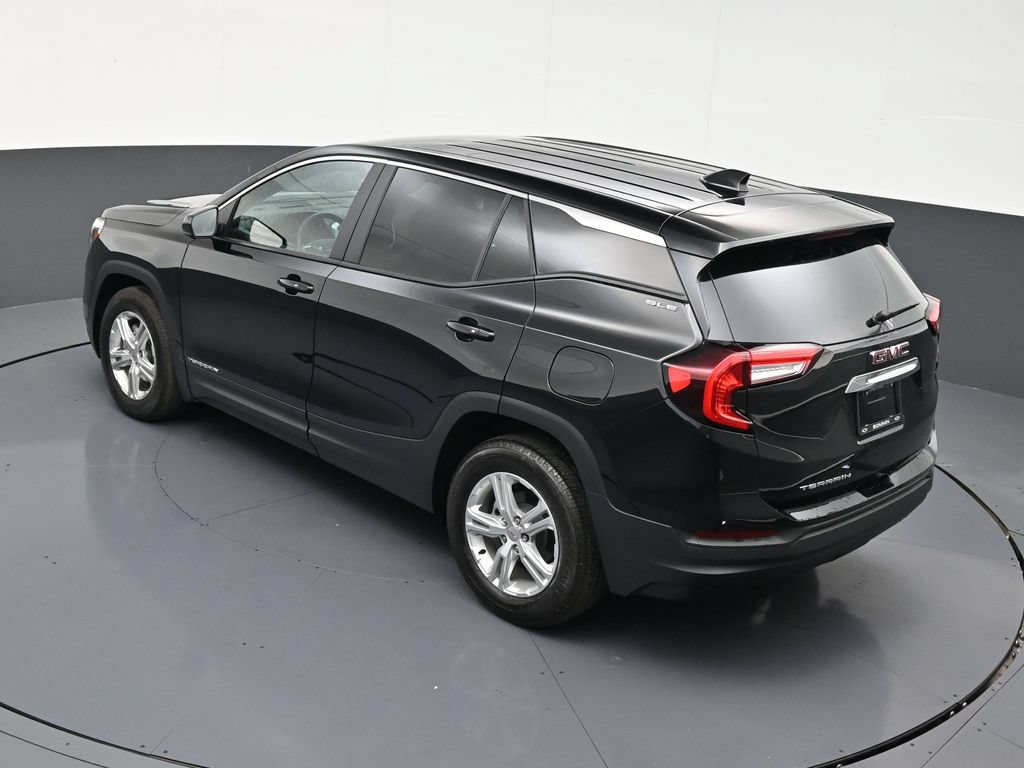 Used 2024 GMC Terrain SLE w/ Driver Convenience Package FWD image 11