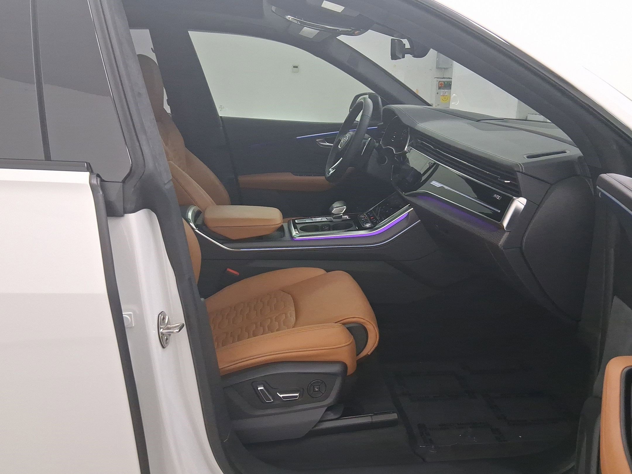 Used 2025 Audi RS Q8 performance image 32