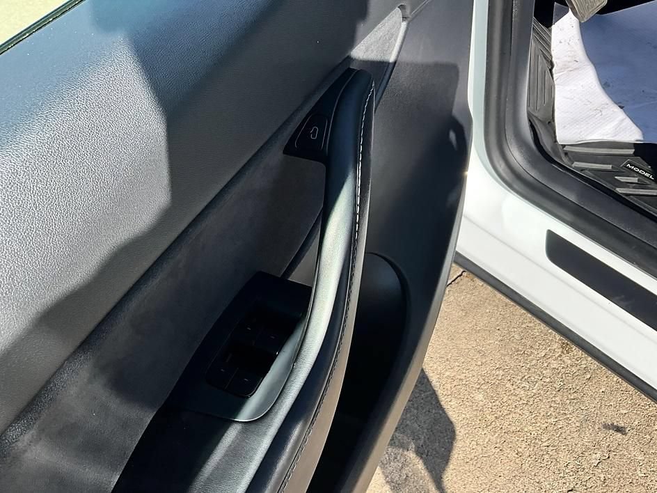 Used 2021 Tesla Model Y Long Range AWD/4WD image 12