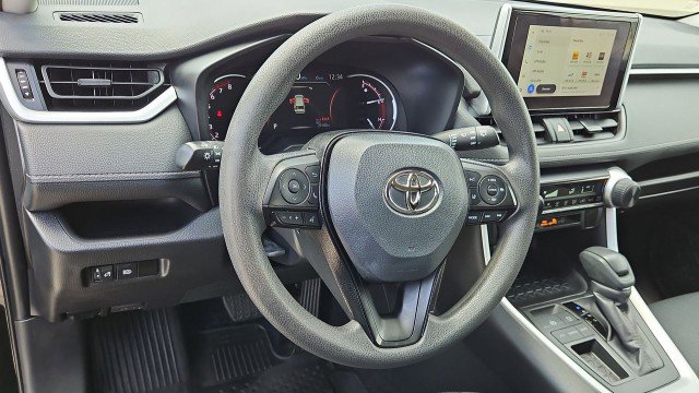 Used 2023 Toyota RAV4 LE FWD image 11