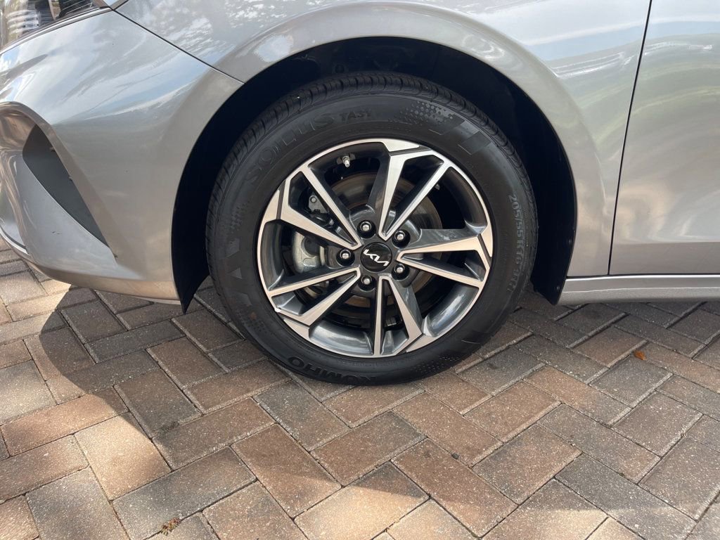 Used 2024 Kia Forte LXS image 9