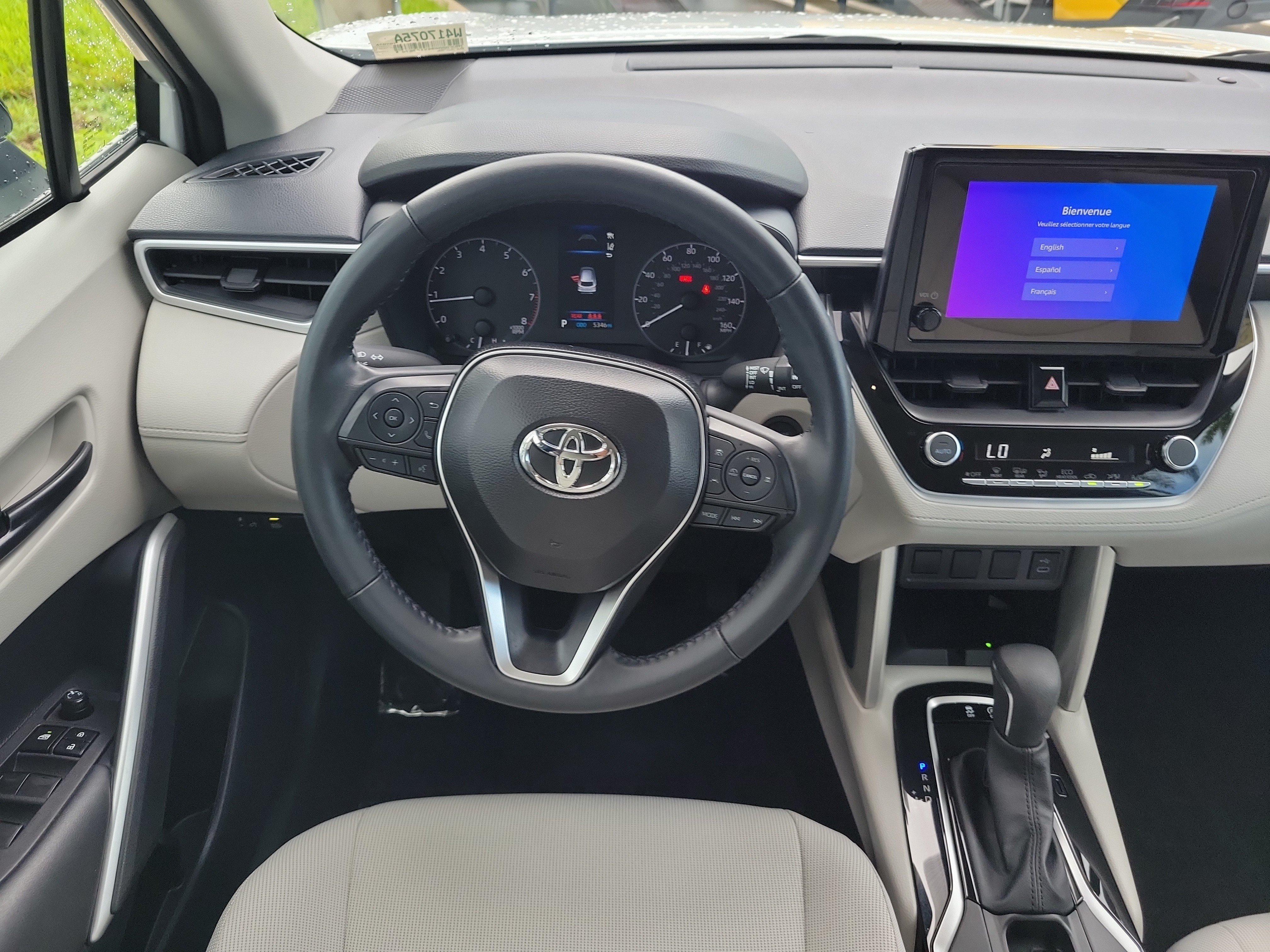 Used 2025 Toyota Corolla Cross LE FWD image 17
