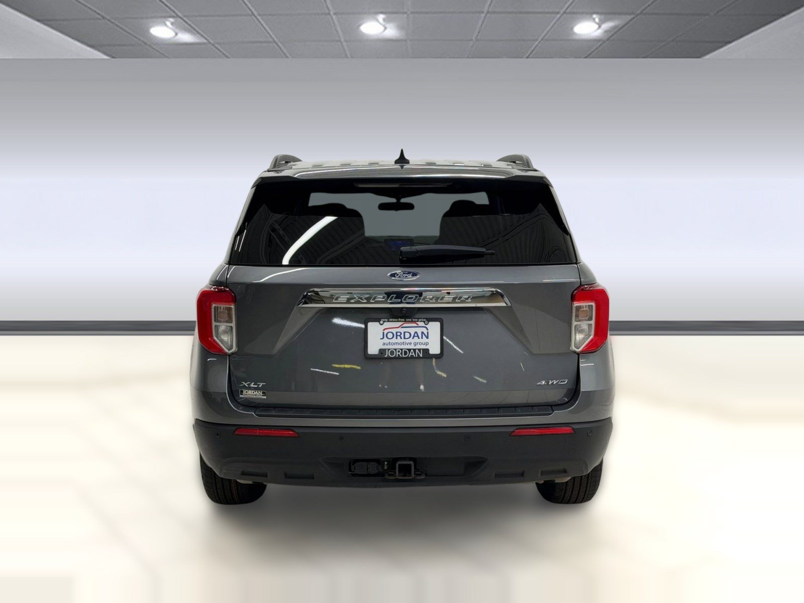 Used 2023 Ford Explorer XLT w/ Class IV Trailer Tow Package AWD/4WD image 7