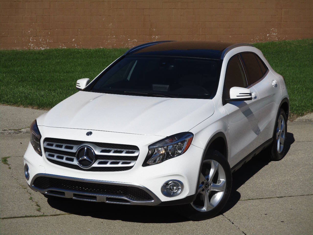 Used 2018 Mercedes-Benz GLA 250 4MATIC image 4