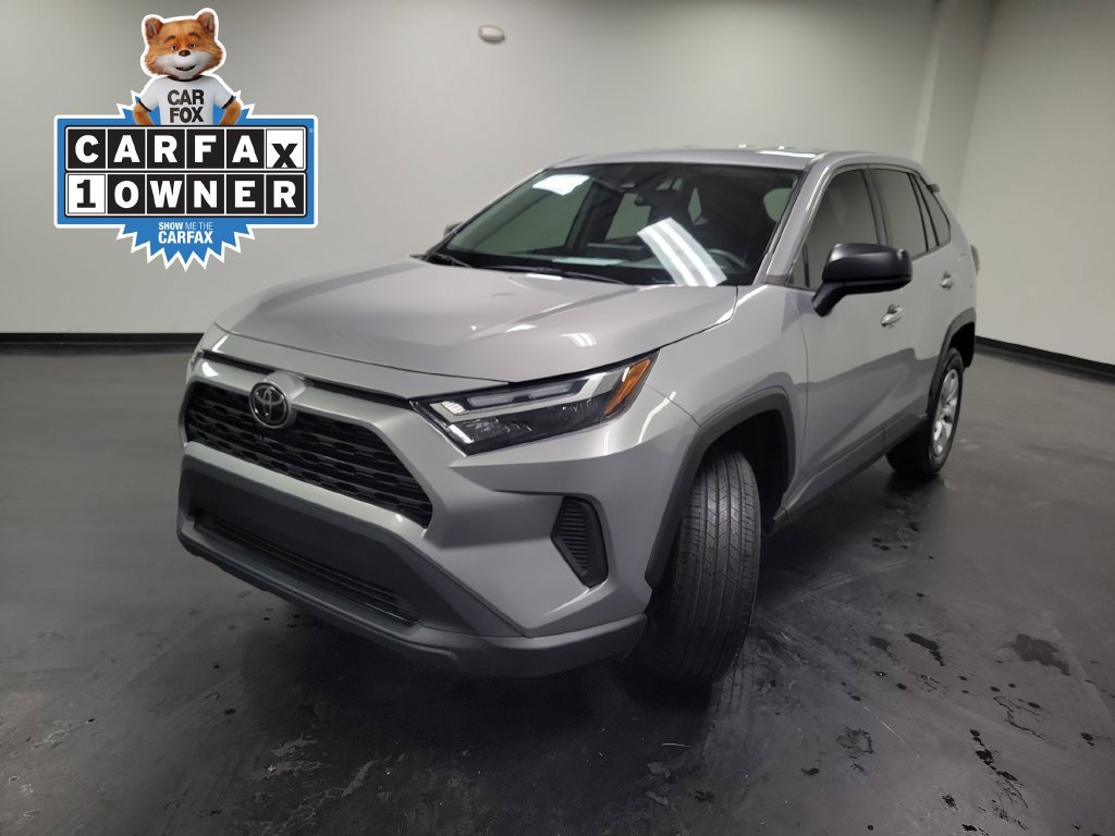 Used 2024 Toyota RAV4 LE FWD image 4