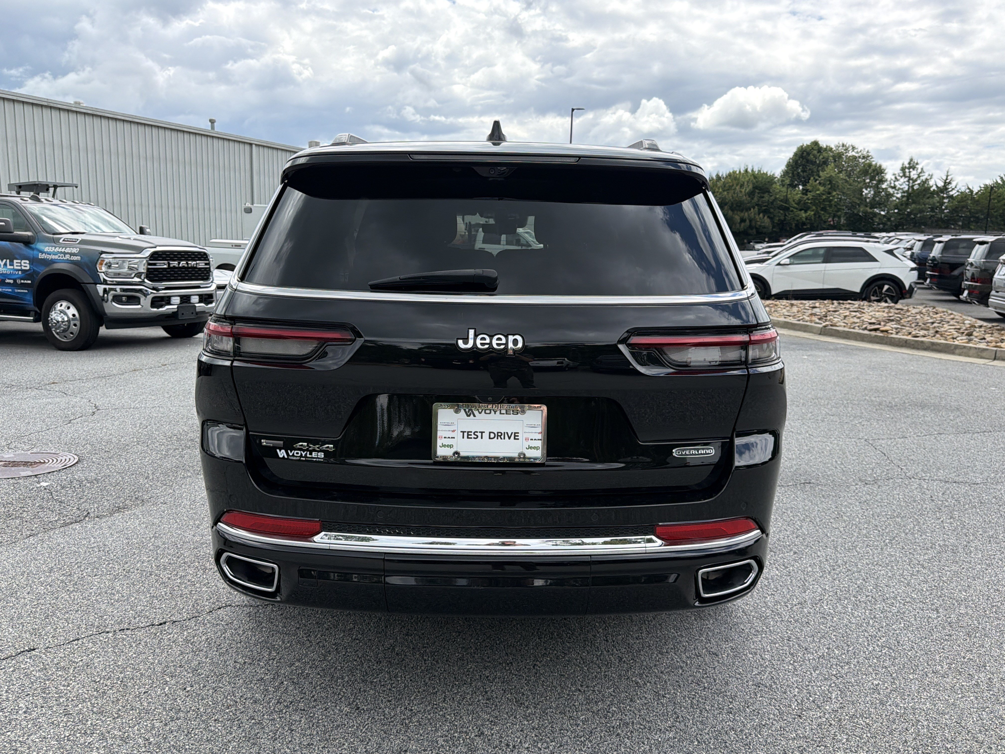Used 2022 Jeep Grand Cherokee L Overland w/ Luxury Tech Group IV AWD/4WD image 7