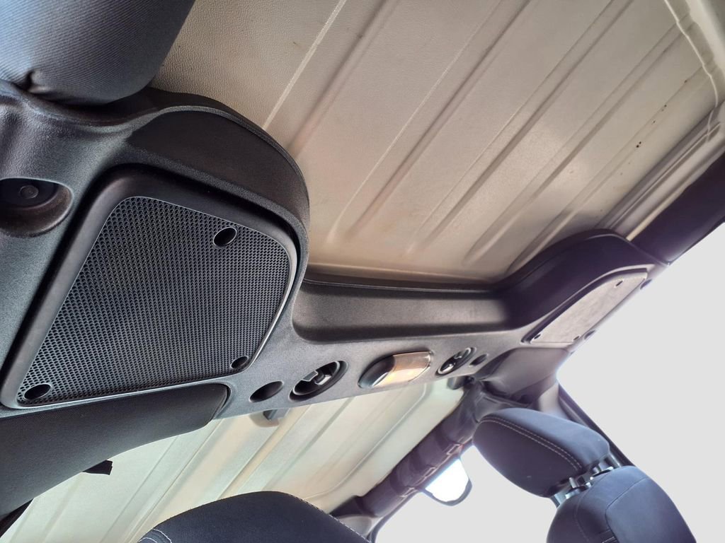 Used 2016 Jeep Wrangler Unlimited Sahara w/ Max Tow Package image 17