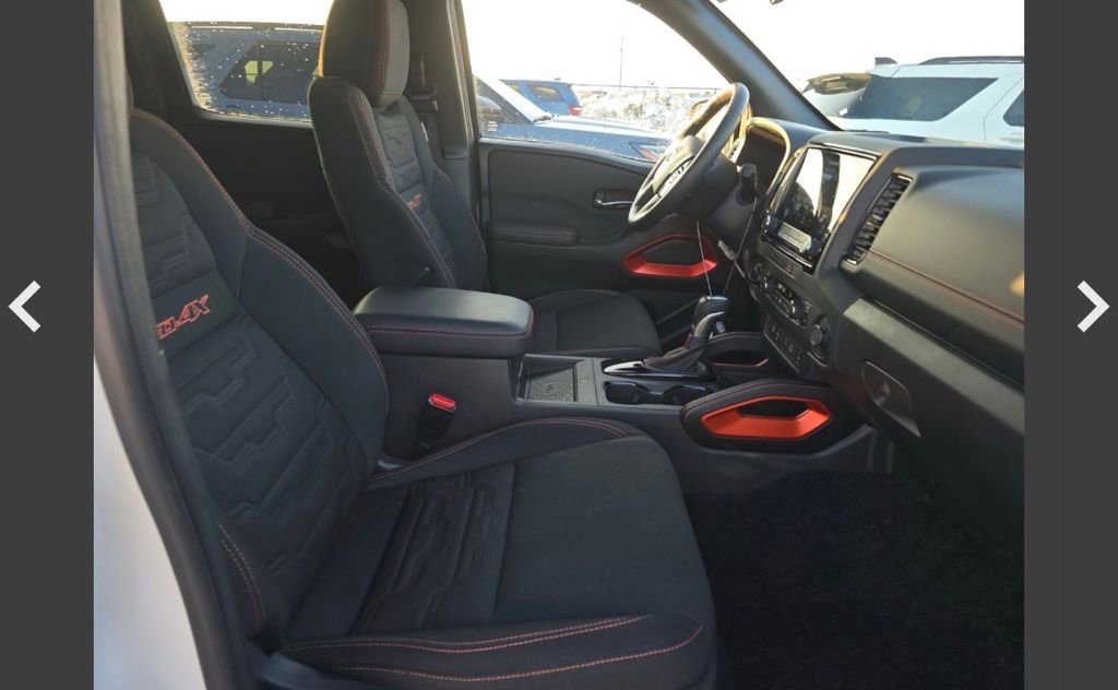 Used 2024 Nissan Frontier PRO-4X w/ Pro Convenience Package image 11