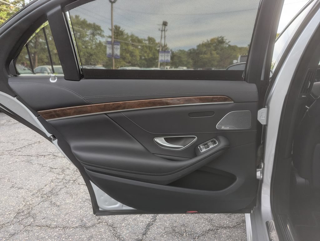 Used 2016 Mercedes-Benz S 550 4MATIC Sedan image 40