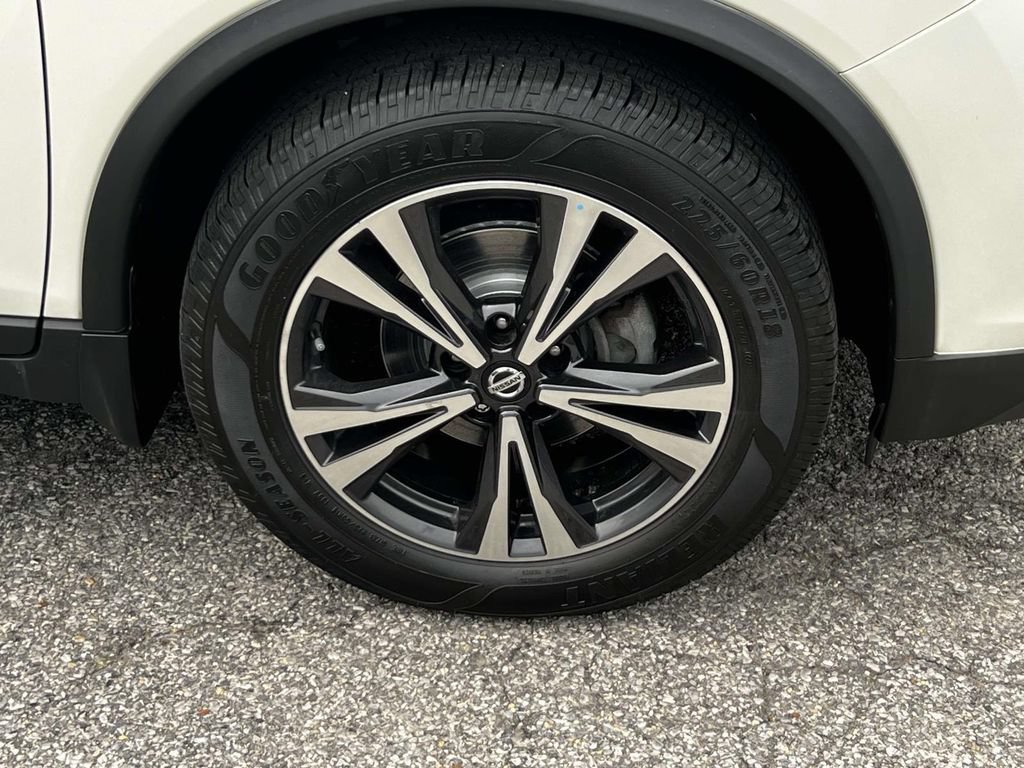 Used 2019 Nissan Rogue SV w/ Sun & Sound Touring Package AWD/4WD image 8