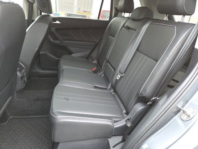 Certified 2024 Volkswagen Tiguan SE image 11