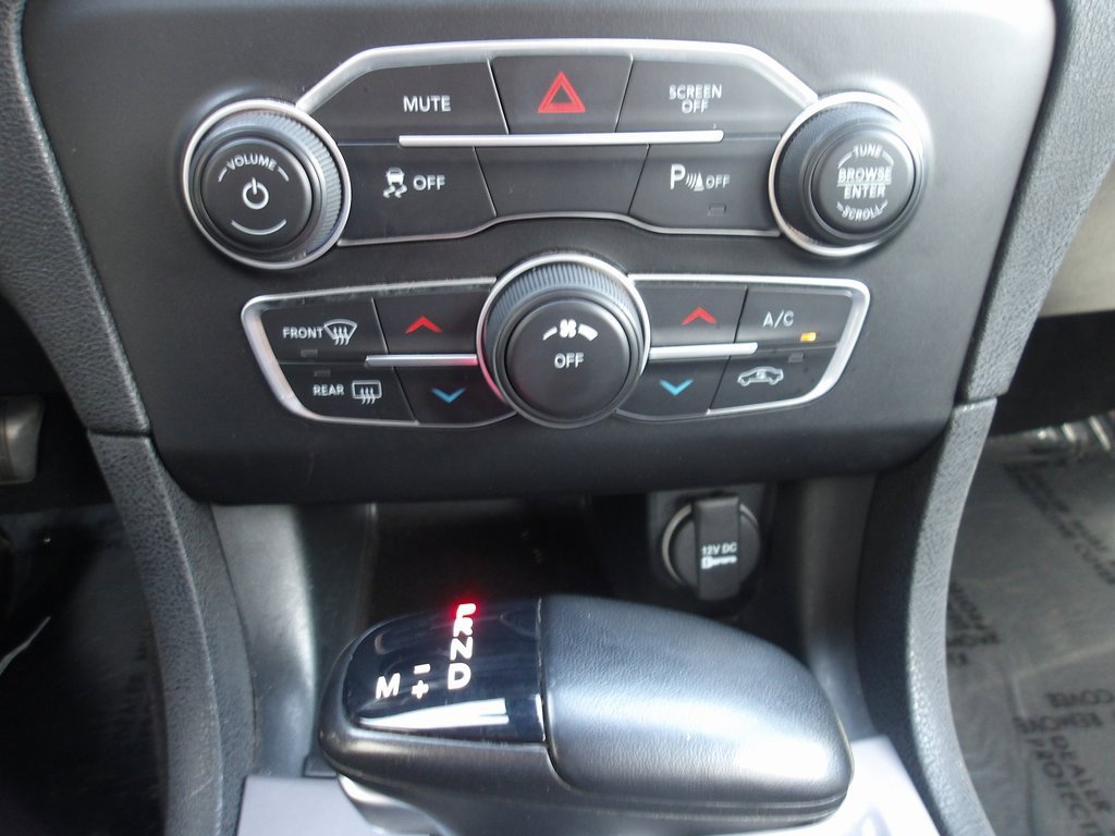 Used 2022 Dodge Charger SXT w/ Leather Interior Group image 15