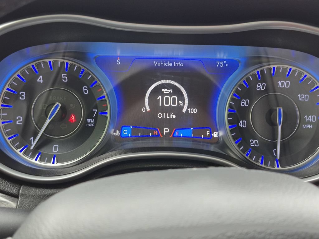 Used 2022 Chrysler 300 Touring RWD image 13