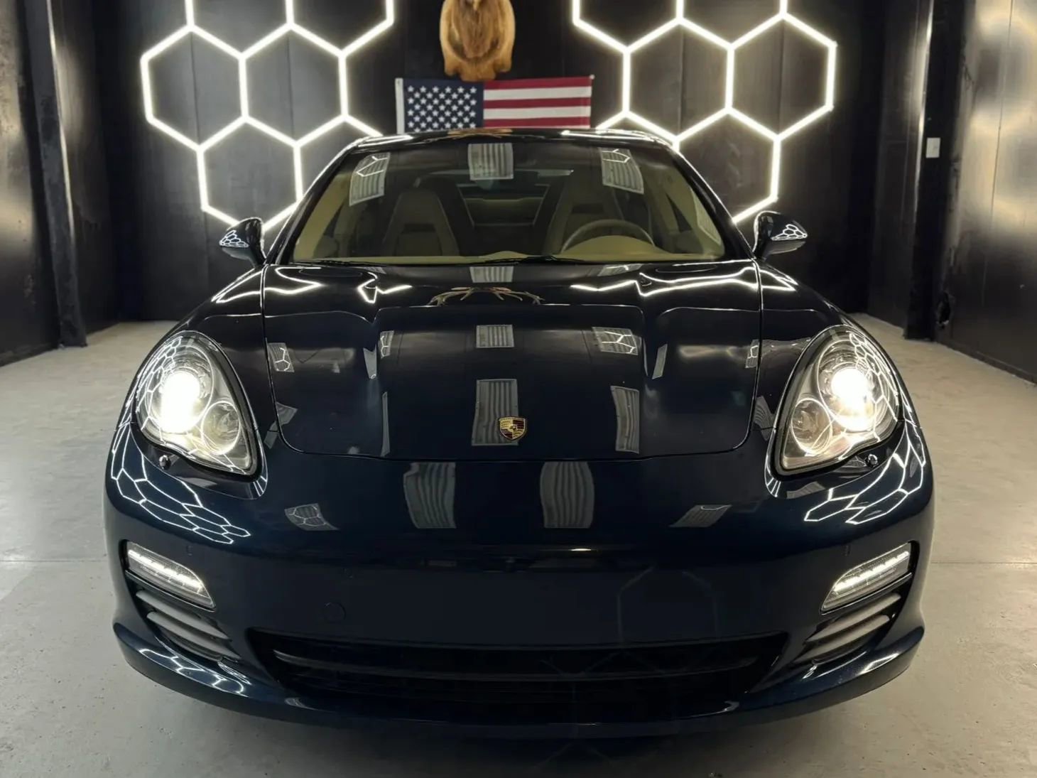 Used 2013 Porsche Panamera 4 Platinum Edition AWD/4WD image 3