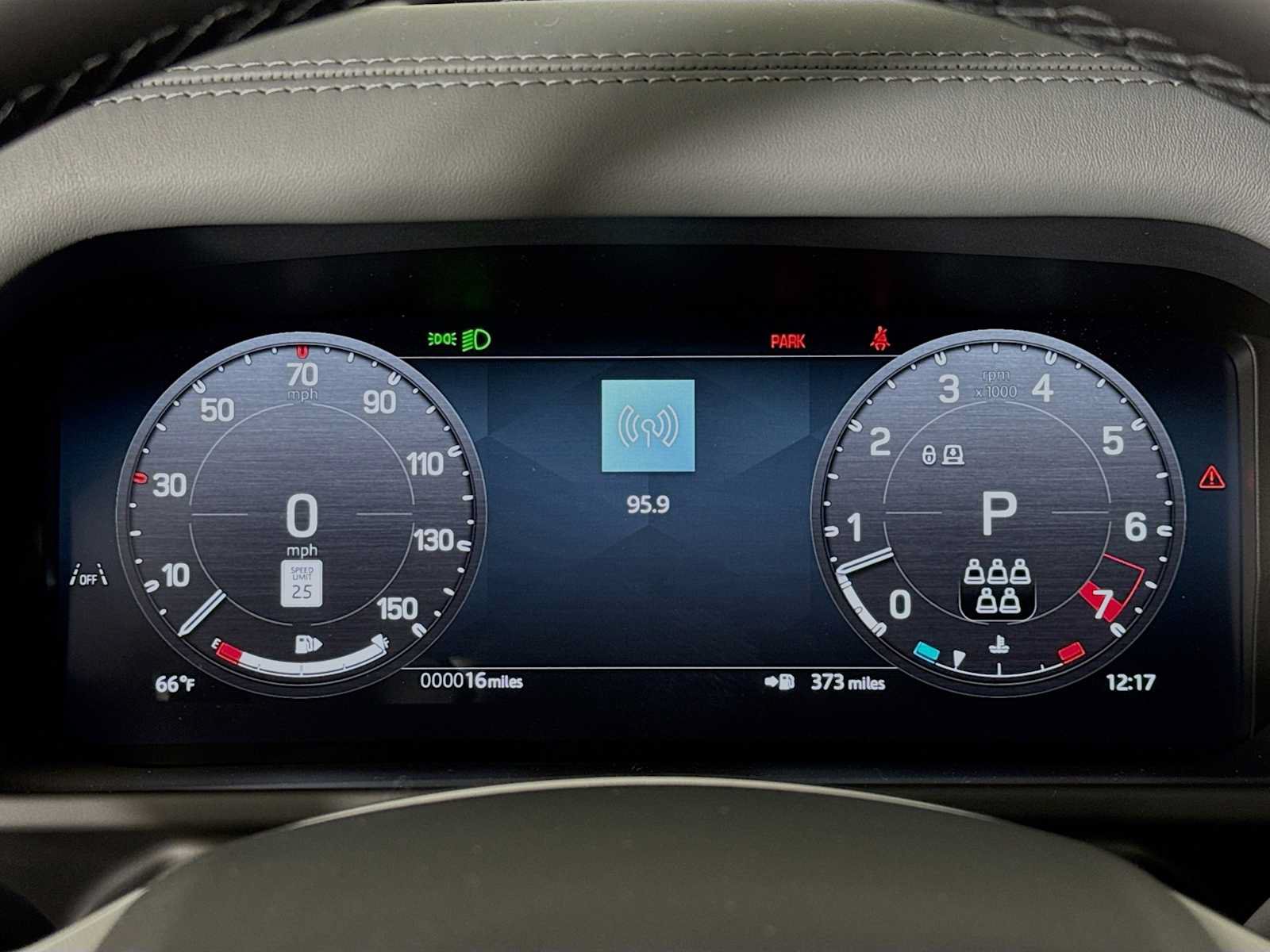 New 2026 Land Rover Defender 110 X-Dynamic SE AWD/4WD image 12