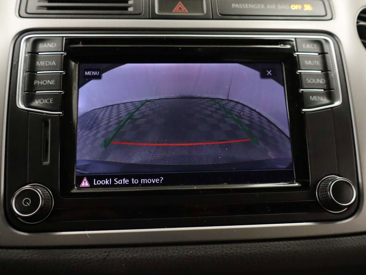 Used 2017 Volkswagen Tiguan S image 11