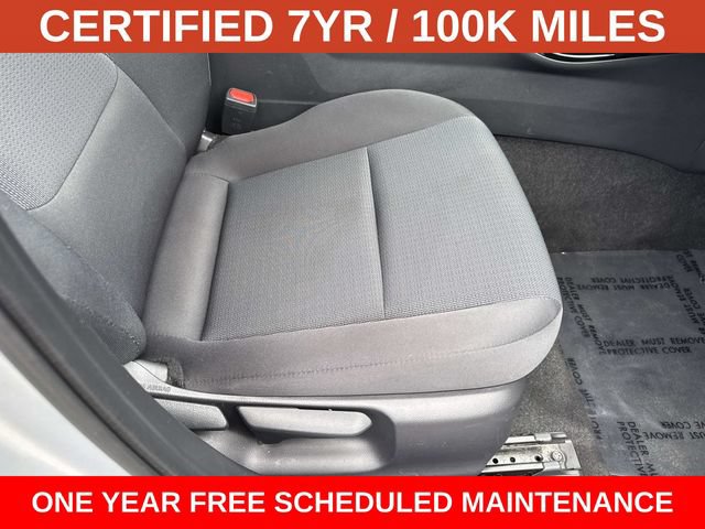 Used 2025 Toyota Prius LE FWD image 10