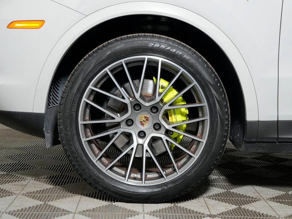 Certified 2022 Porsche Cayenne E-Hybrid image 37