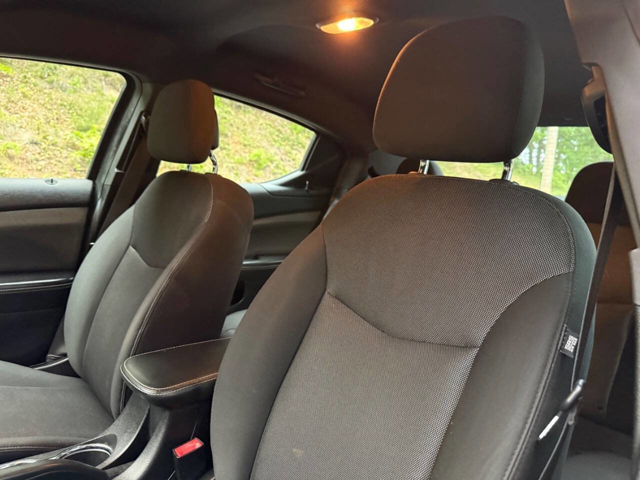 Used 2013 Dodge Avenger SE FWD image 14