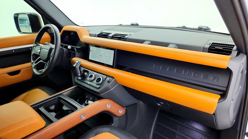 Used 2023 Land Rover Defender 110 X-Dynamic SE AWD/4WD image 26