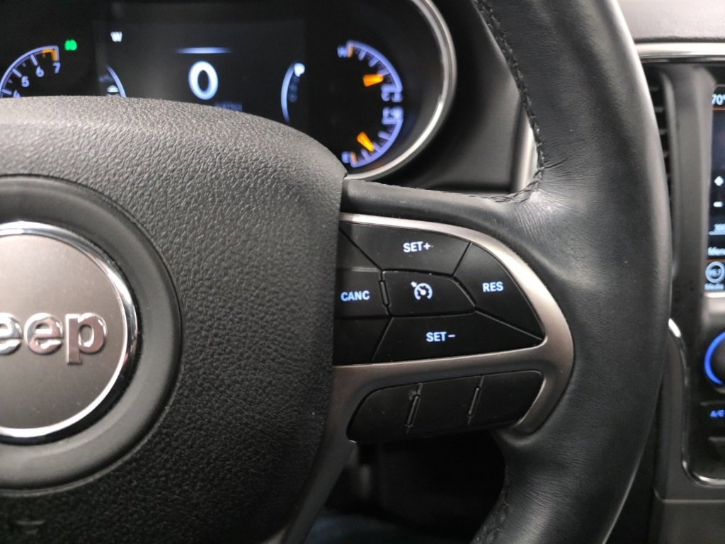 Used 2018 Jeep Grand Cherokee Limited image 16