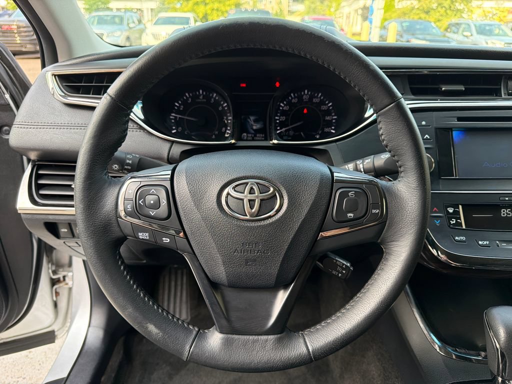 Used 2013 Toyota Avalon XLE FWD image 17