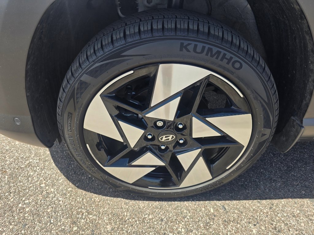 Used 2024 Hyundai Kona Limited image 9