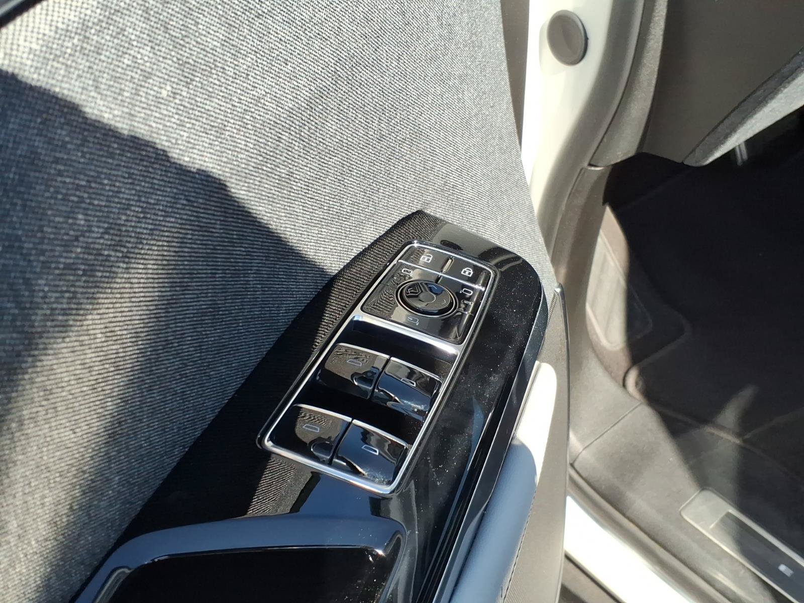 Used 2025 Cadillac Escalade V w/ LPO, ONYX Package AWD/4WD image 23