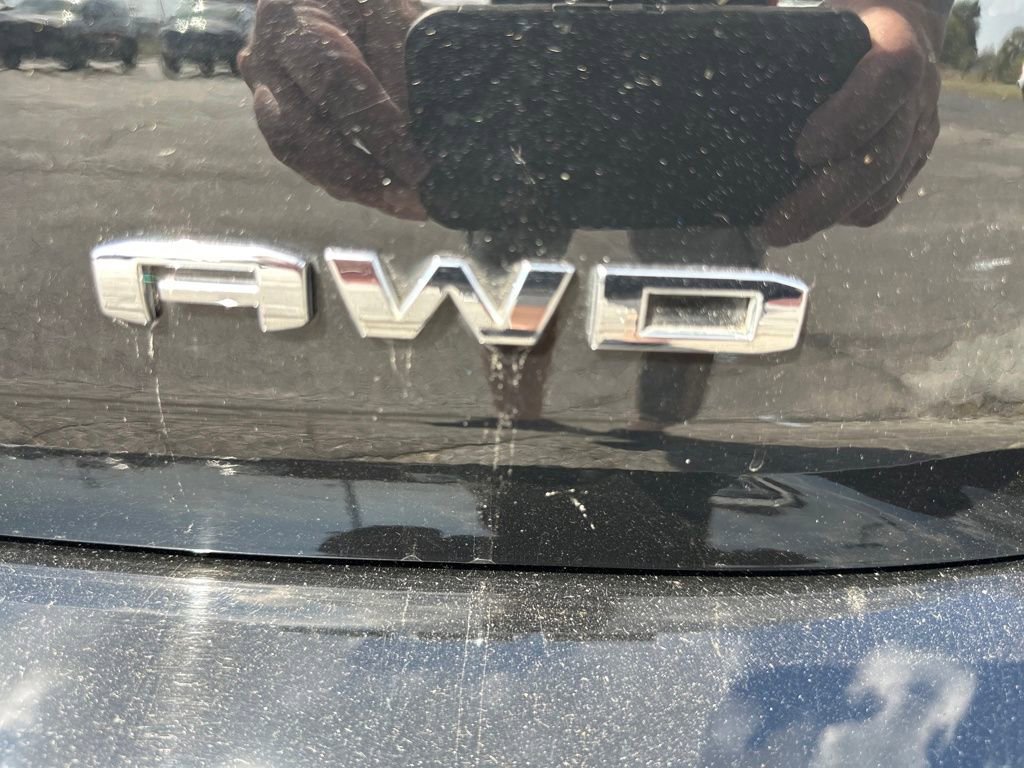 Used 2024 GMC Terrain SLT image 36