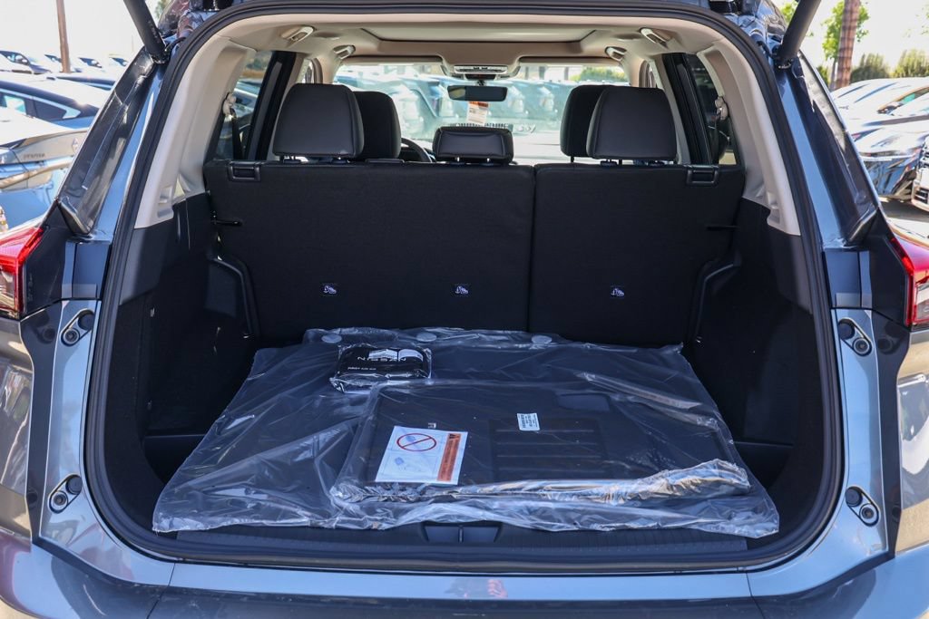 New 2026 Nissan Rogue Dark Armor FWD image 16