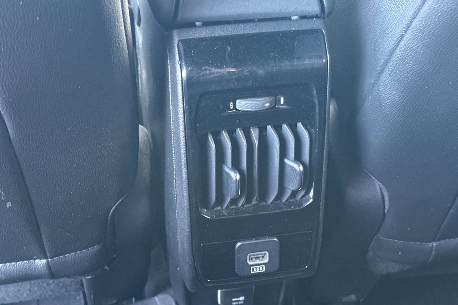 Used 2024 Jeep Compass Latitude image 40