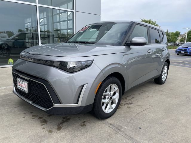 Used 2025 Kia Soul LX w/ LX Technology Package FWD image 12