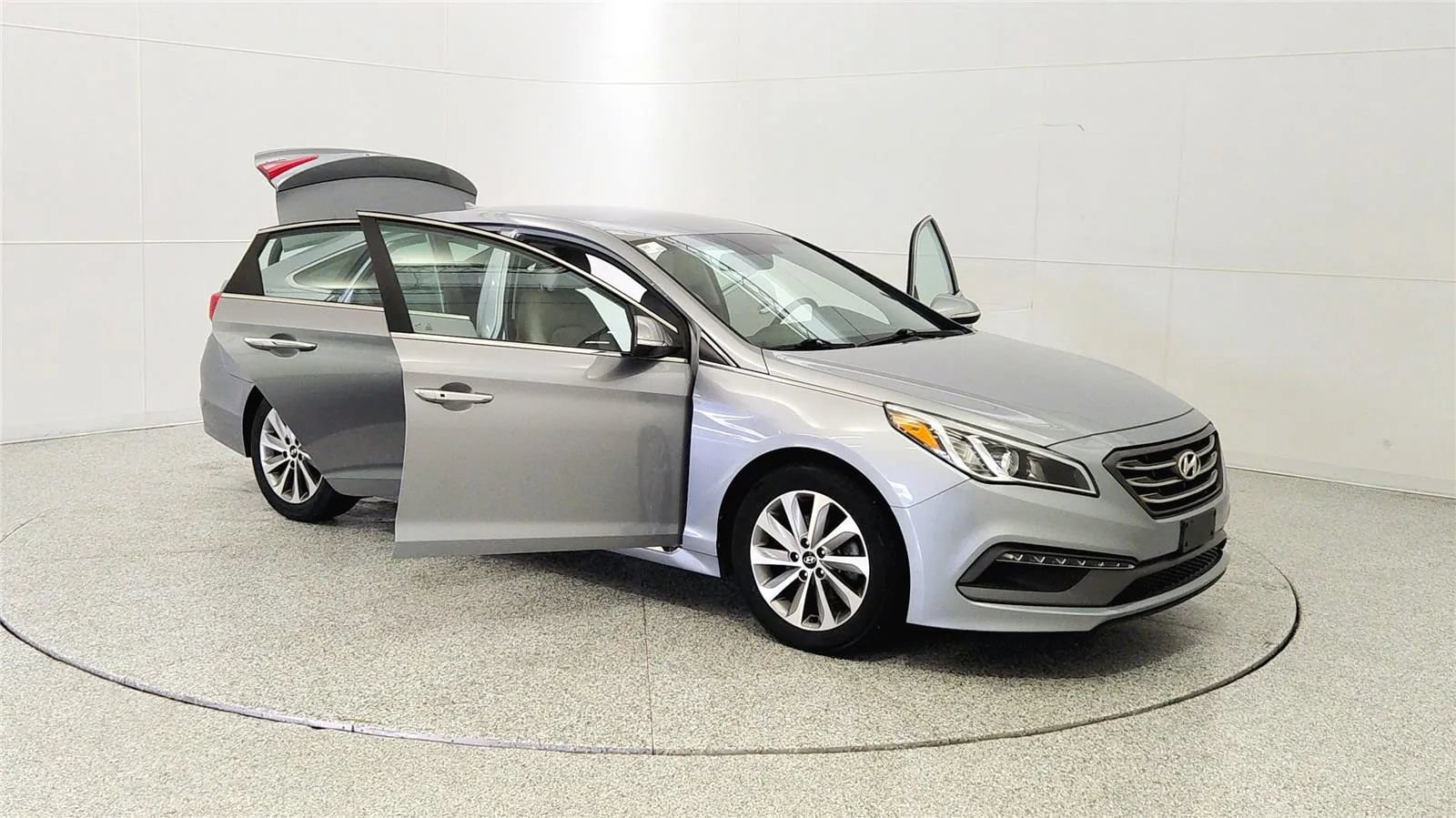 Used 2015 Hyundai Sonata Sport w/ Option Group 04 FWD image 9