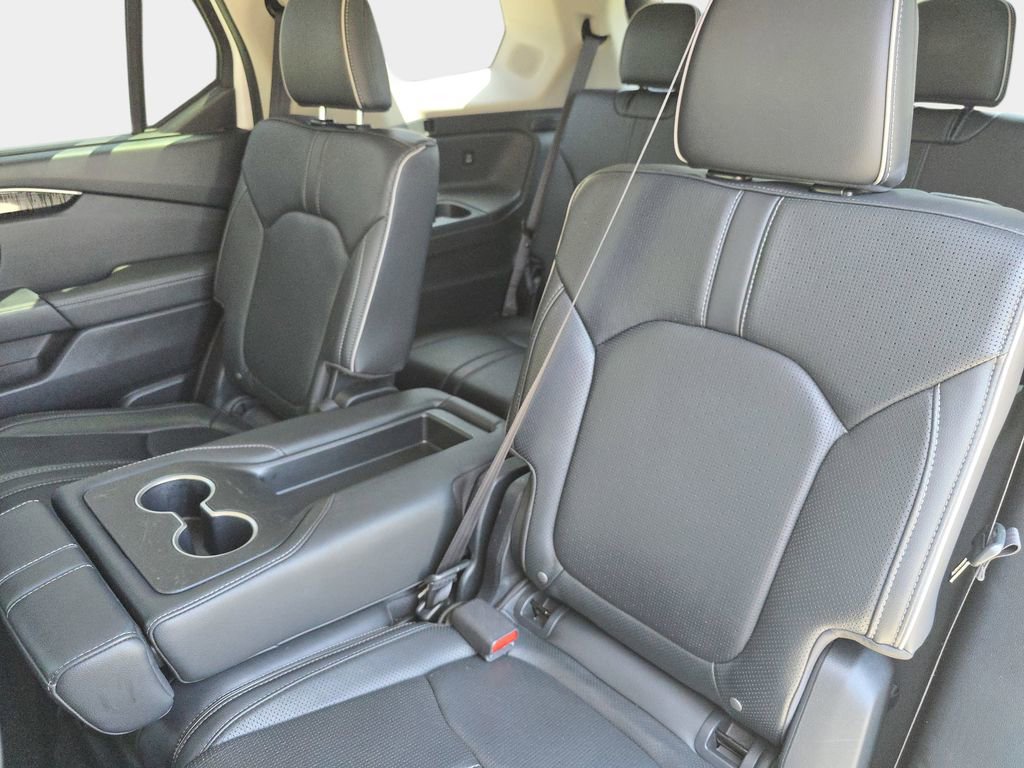 Used 2023 Honda Pilot Elite image 18