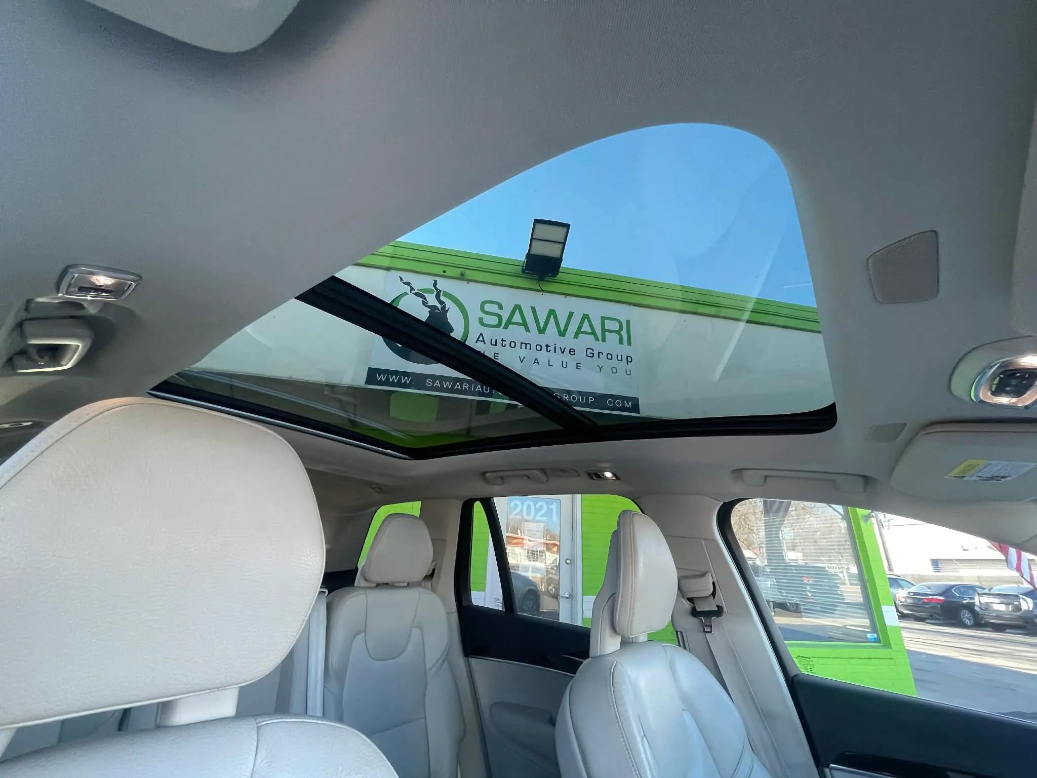 Used 2016 Volvo XC90 T6 Momentum w/ Momentum Plus Package image 15