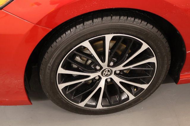 Certified 2020 Toyota Camry SE image 8