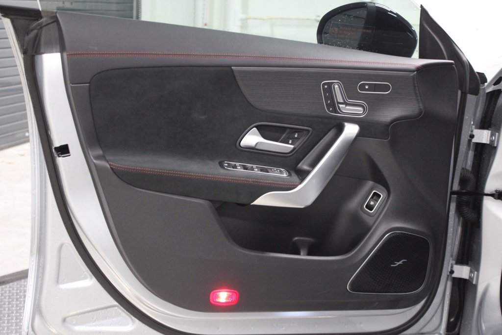 Used 2025 Mercedes-Benz CLA 35 AMG 4MATIC image 13