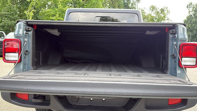 Certified 2025 Jeep Gladiator Sport AWD/4WD image 28