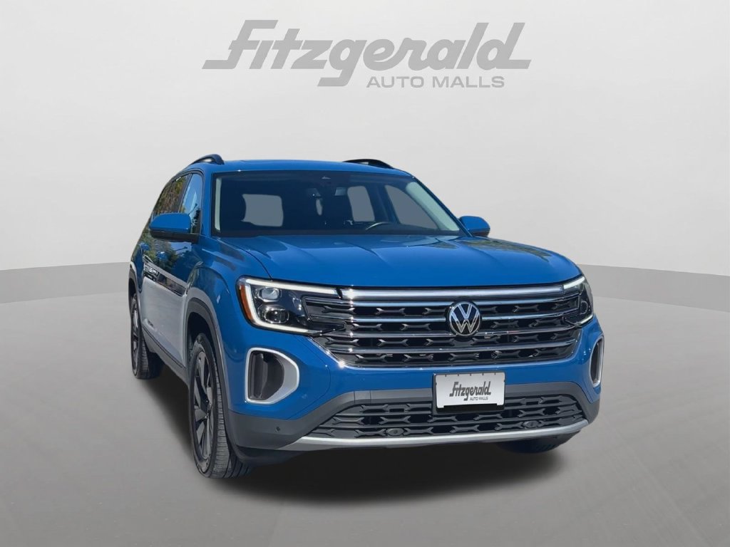 Used 2025 Volkswagen Atlas SE AWD/4WD image 3