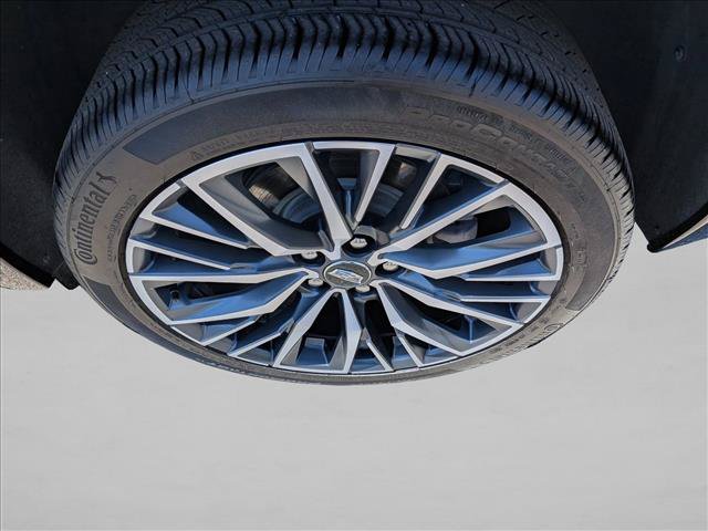 Used 2025 Cadillac XT4 Sport w/ Cold Weather Package FWD image 22