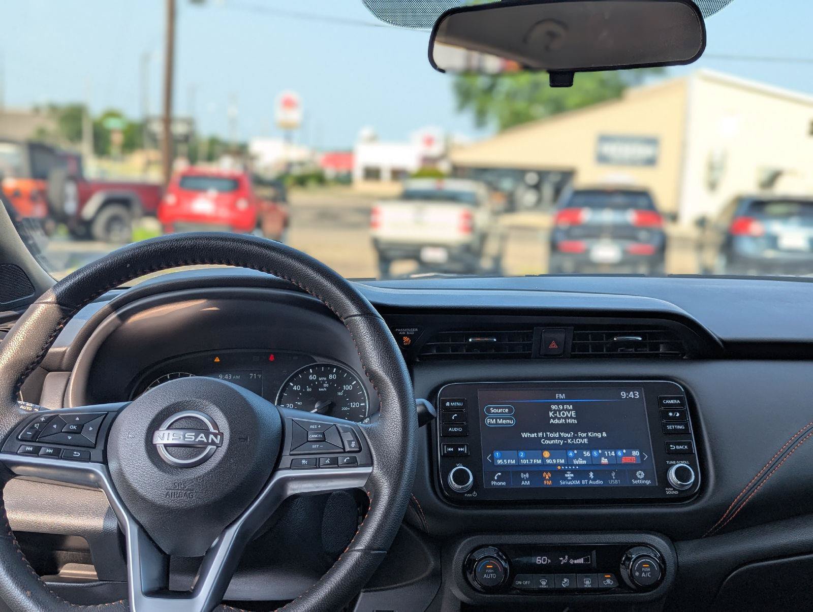 Used 2023 Nissan Kicks SR w/ Exterior Package FWD image 16