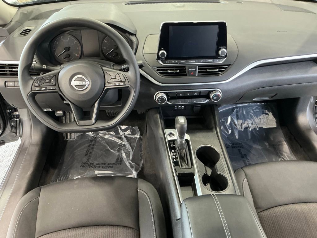 Used 2025 Nissan Altima 2.5 S FWD image 10