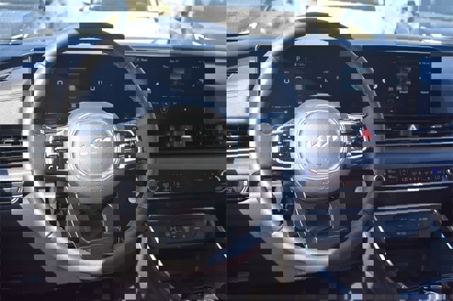 New 2026 Kia Carnival EX image 21