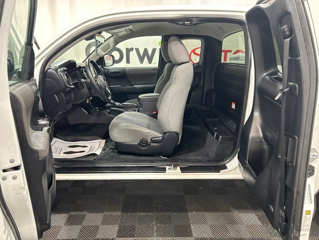 Used 2022 Toyota Tacoma SR AWD/4WD image 22