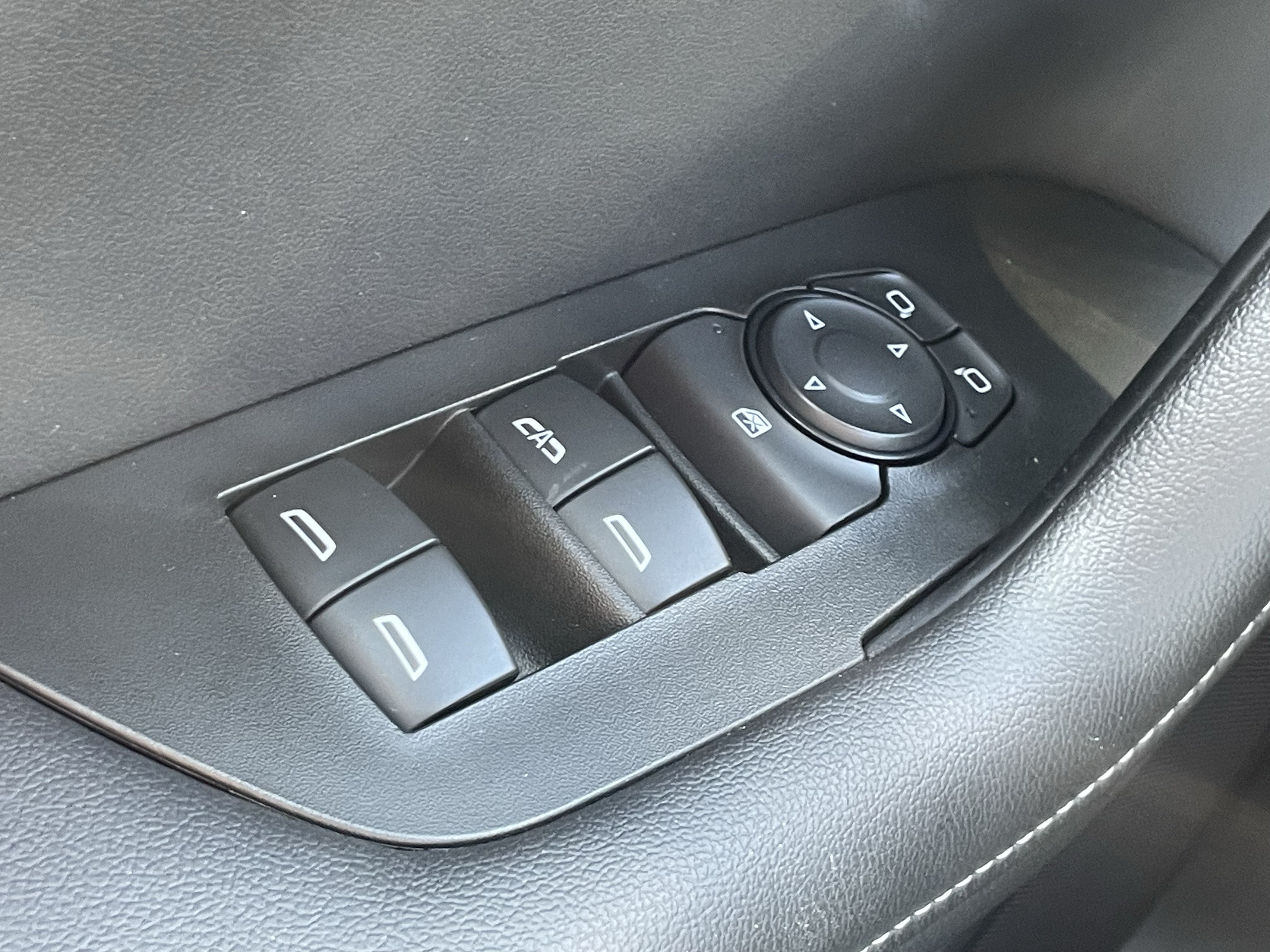 Used 2024 Chevrolet Blazer LT AWD/4WD image 16