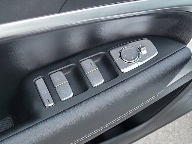 Used 2026 Genesis G70 2.5T image 18