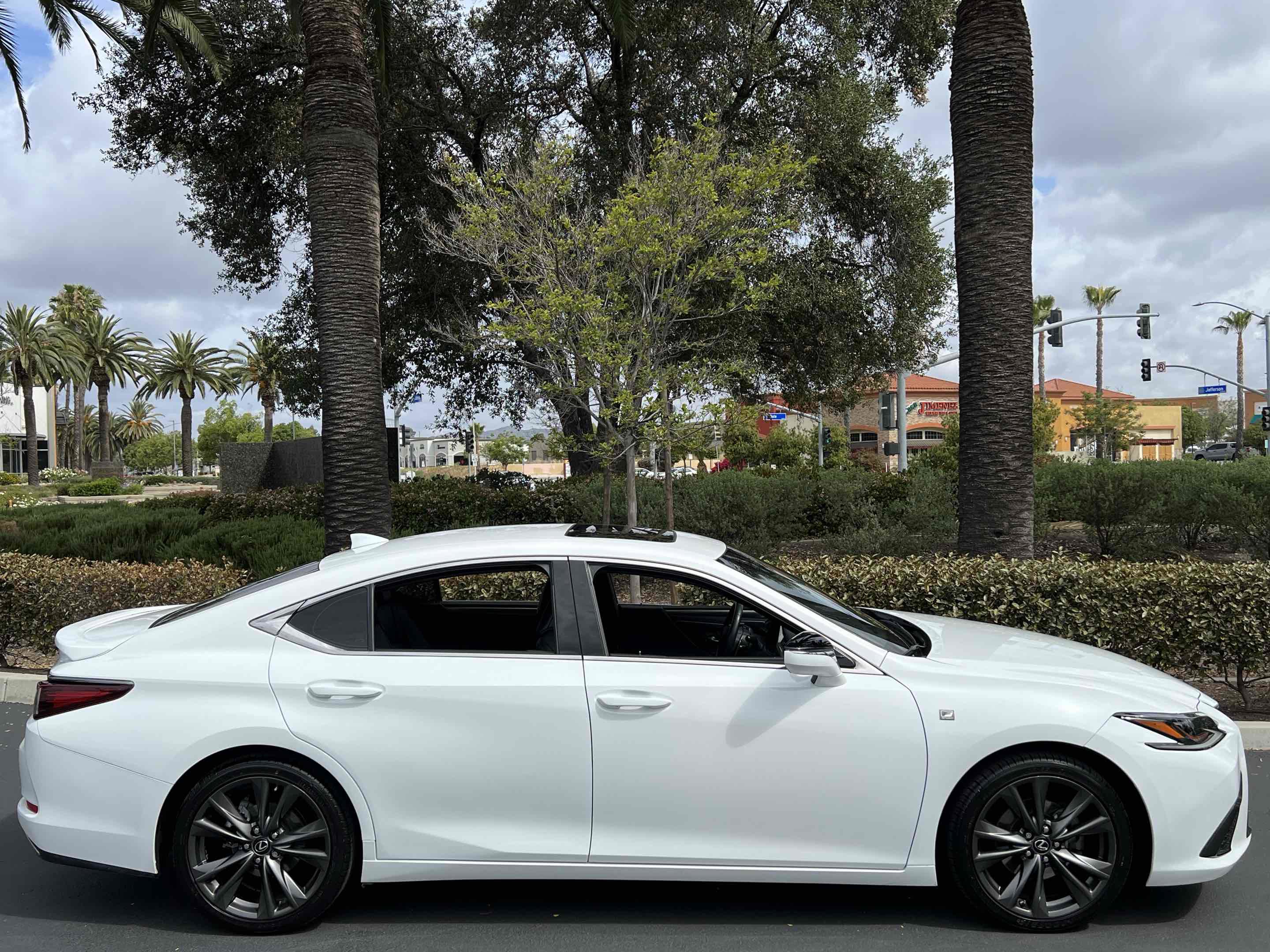 Used 2019 Lexus ES 350 F Sport w/ Accessory Package 2 FWD image 17