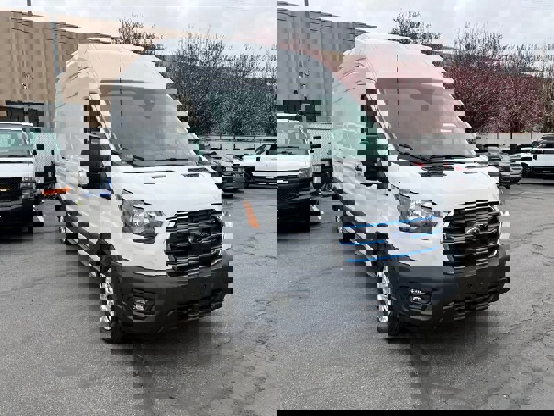 Used 2022 Ford E-Transit 148 High Roof Extended image 1