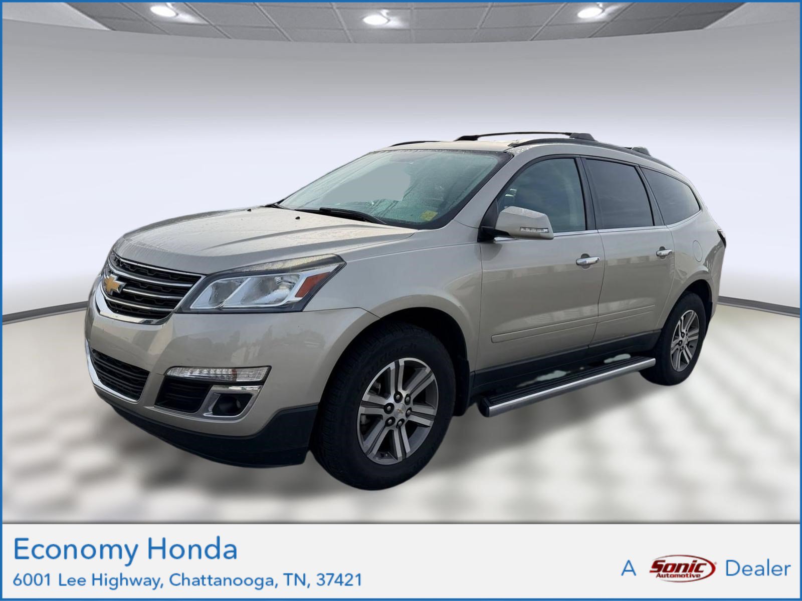 Used 2017 Chevrolet Traverse LT w/ Traveler's Package FWD image 1