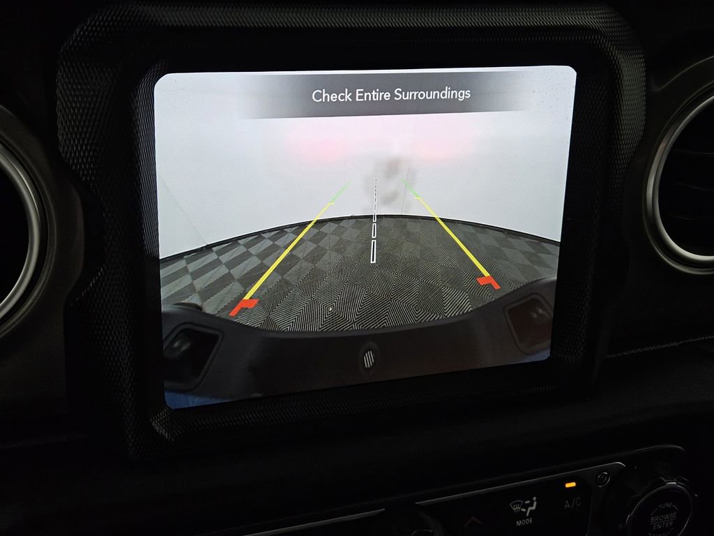 Used 2023 Jeep Gladiator Overland AWD/4WD image 15